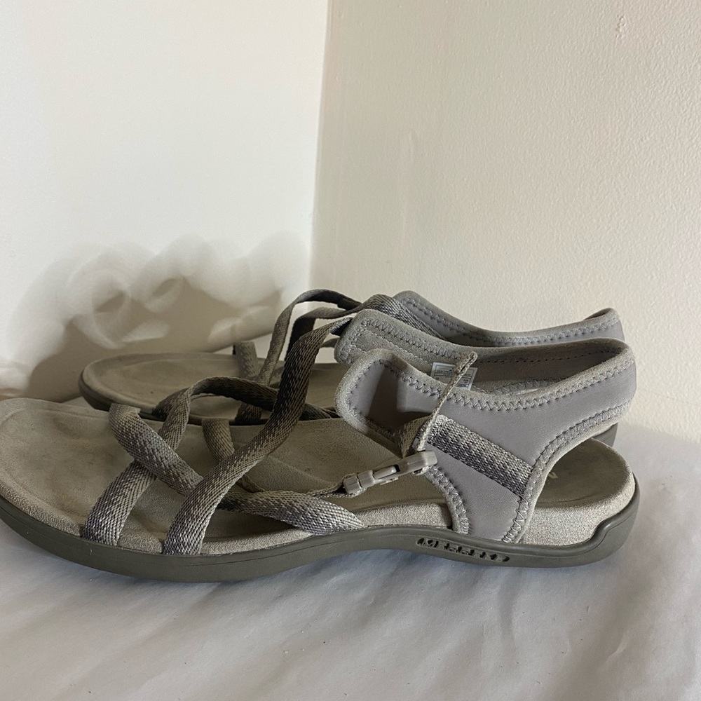 Merrell Moon sandals air cushion memory foam, women's size 10, strappy, outdoors - Picture 7 of 8
